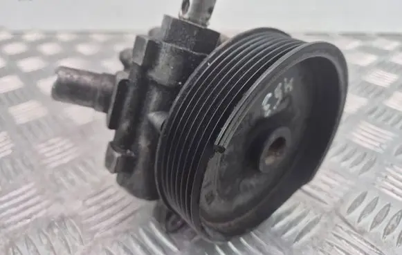 Mercedes-Benz ML W164 Power steering pump A0044668301
