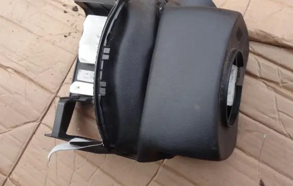 Citroen C3 Steering wheel column trim