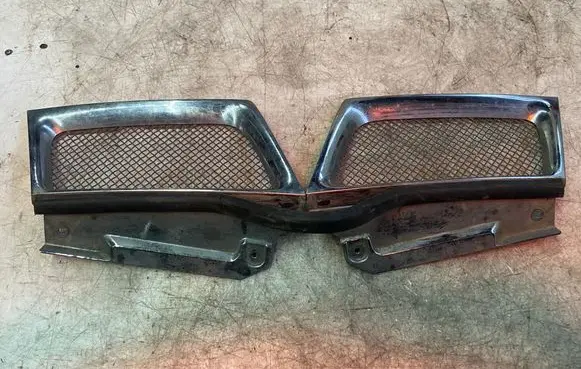 Mitsubishi L200 Front grill 