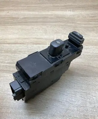 Volvo V70 Electric window control switch 30658117
