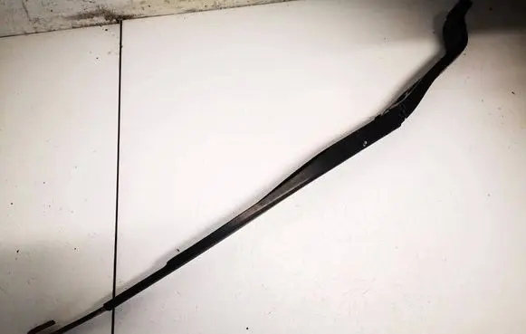 Honda CR-V Front wiper blade arm