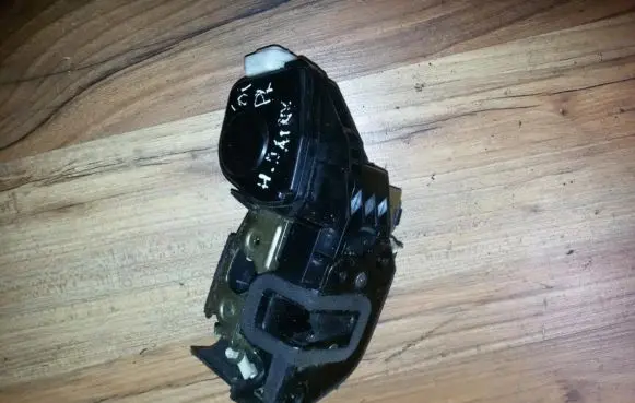 Hyundai Matrix Front door lock