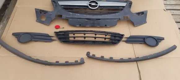 Opel Corsa D Front bumper lower grill GM13179940