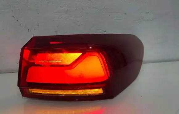 BMW 2 Active Tourer U06 Rear/tail lights H4849435810 000674 F03814000F