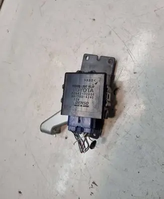 Toyota Yaris Day light relay 8264212050 0617004240