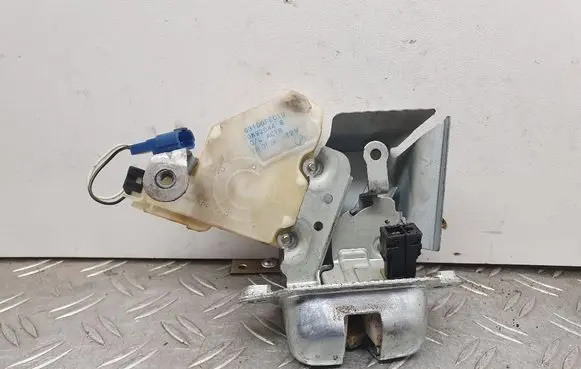 Subaru Impreza II Tailgate/trunk/boot lock/catch/latch 63100FE010 0892044B