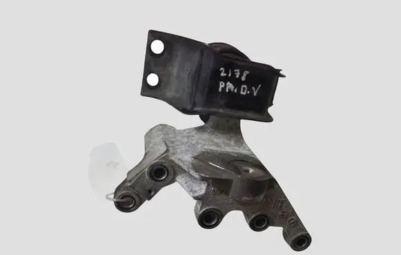 Nissan Juke I F15 Engine mount bracket