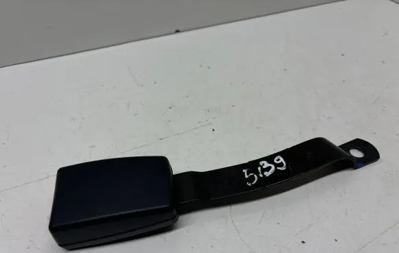 Volkswagen Polo IV 9N3 Front seatbelt buckle 6Q0857755D