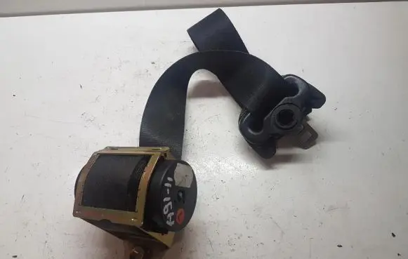 Mini One - Cooper R50 - 53 Front seatbelt A9111