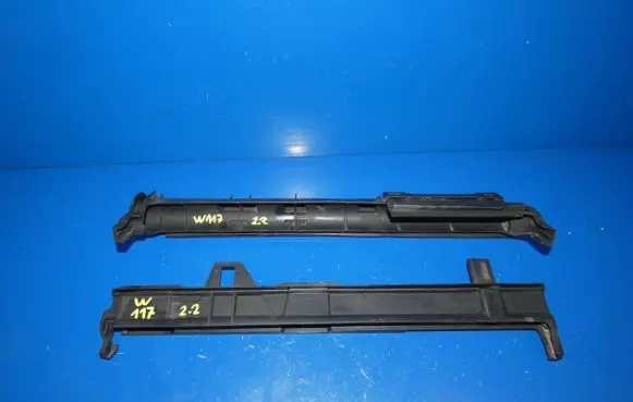 Mercedes-Benz CLA C117 X117 W117 Radiator mount bracket A2465011720 6947238