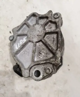 Ford Focus Vacuum pump 9584786780