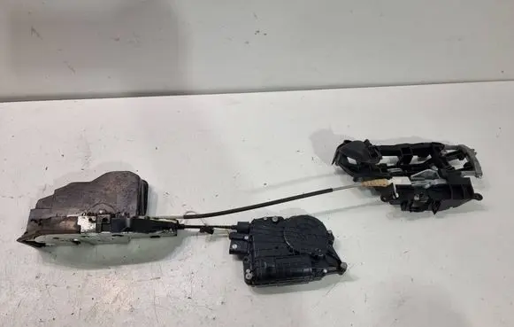 BMW 7 F01 F02 F03 F04 Front door soft close latching motor 4152309800 X4717573210 7185692