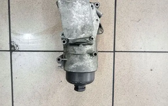 Ford C-MAX I Oil filter mounting bracket 