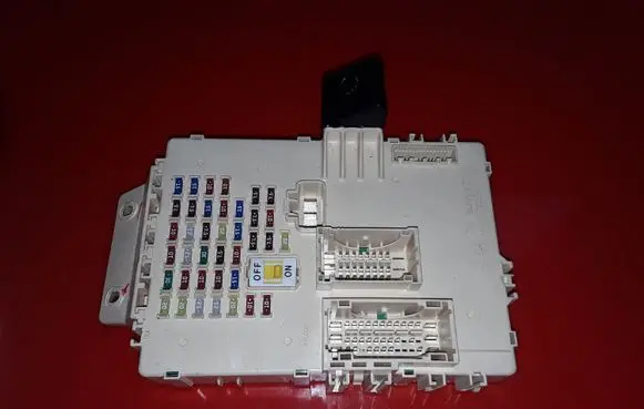 Hyundai i40 Fuse module 919503Z121 1314A15008 3Z1211410150091