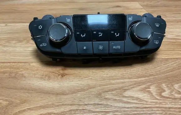 Opel Insignia A Climate control unit 13273102