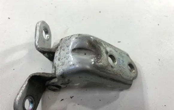 Hyundai i40 Front door upper hinge