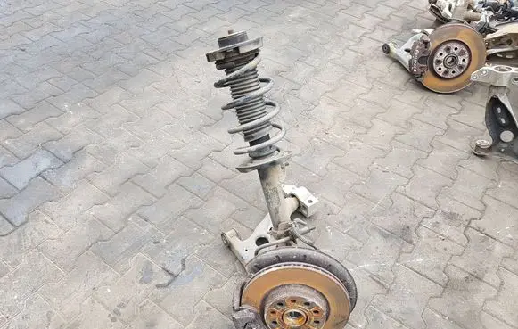 Seat Leon (1P) Front wheel hub spindle knuckle