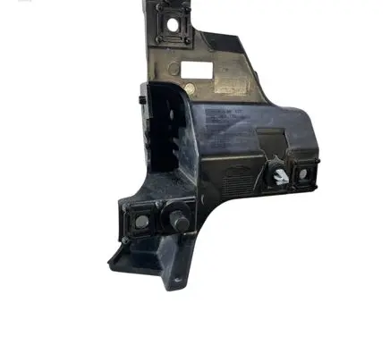 Rear bumper mounting bracket
