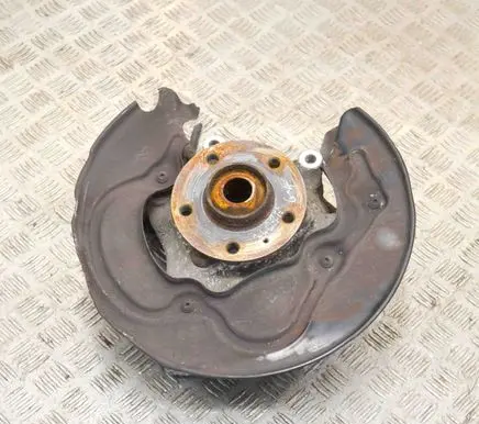 Rear wheel hub