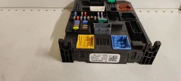 Toyota Proace Fuse module 9830814280 0171940372