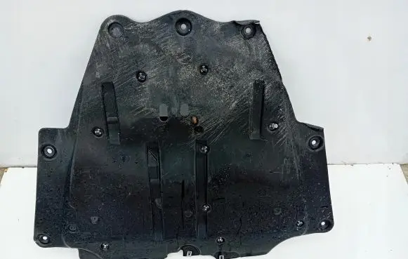 Dacia Sandero III Engine splash shield/under tray