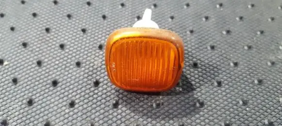 Audi A4 S4 B5 8D Front fender indicator light
