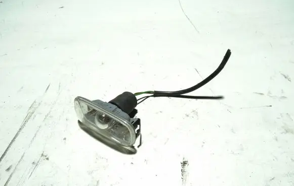 Front fender indicator light
