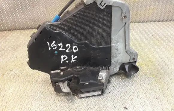 Lexus IS 220D-250-350 Coupe door lock (next to the handle) 6904053090
