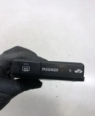 Toyota Avensis T250 Windscreen/window heater switch 8479006130 MS392100551