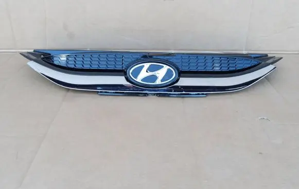 Hyundai ix35 Front bumper upper radiator grill 863512Y000