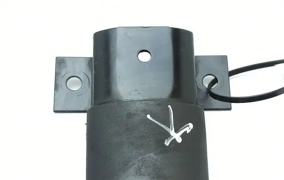 Jaguar XJ X308 Radiator mount bracket