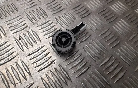 Front door high frequency speaker