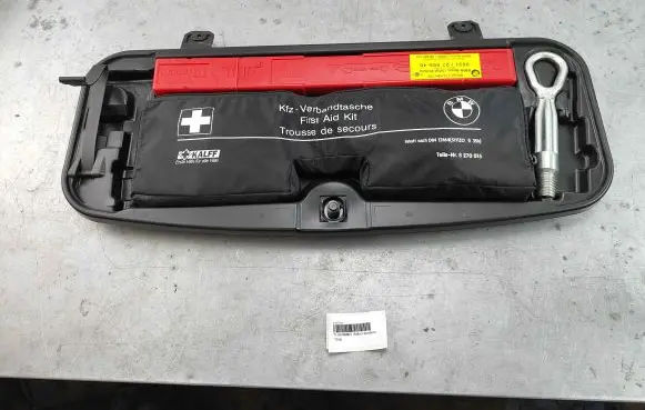 BMW 5 F10 F11 Tool box 71116788803