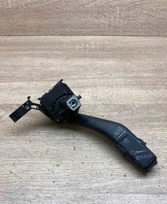 Volkswagen Touran I Wiper control stalk 1K0953519J