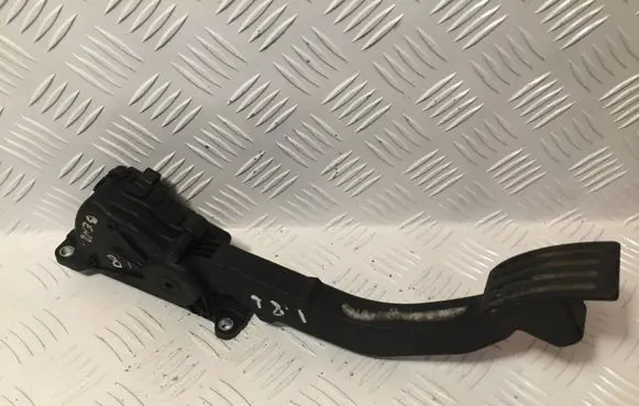 Ford Focus Accelerator throttle pedal 3M519F836BF
