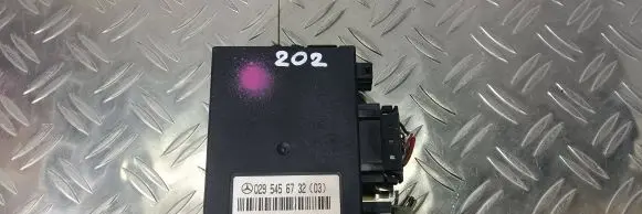 Mercedes-Benz C W203 Tow bar trailer control unit/module 0295456732
