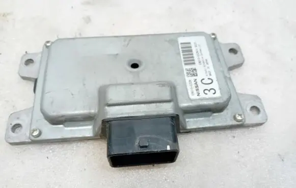 Nissan Note (E12) Engine control unit/module ECU EMU10-032N