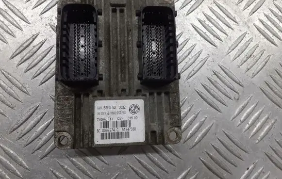Fiat Grande Punto Engine control unit/module ECU 51847330