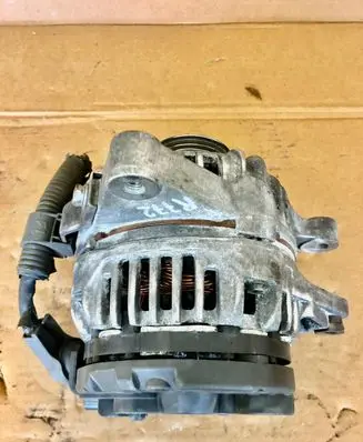 Toyota Avensis T220 Generator/alternator 270600D030B 0124315024