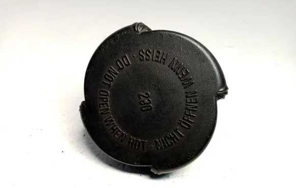 BMW 3 E36 Coolant expansion tank/reservoir cap 1742231 17111742231 17117639022