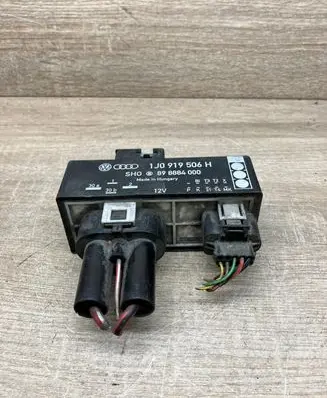 Volkswagen Golf IV Coolant fan relay 1J0919506H 898884000