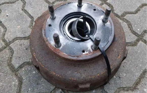 Ford Transit Rear wheel bearing hub 