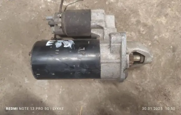 BMW 5 E39 Starter motor 0001108157 1740374