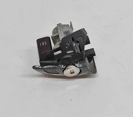 Mercedes-Benz ML W166 Front door lock (next to the handle) A2047660625