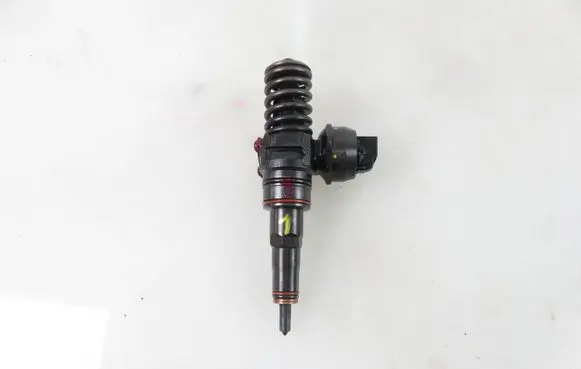 Volkswagen Sharan Fuel injector 0414720038 038130073AK