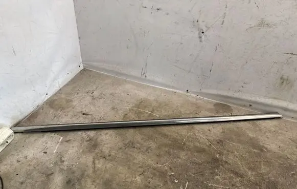 Ford Focus Door glass trim JX7BA20562DA
