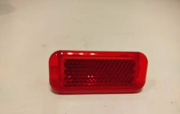 Audi A6 S6 C8 4K Front door interior light 8P0947412 5131