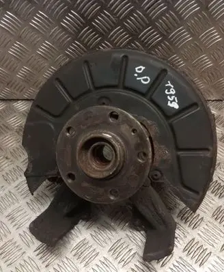 Volkswagen Jetta V Front wheel hub