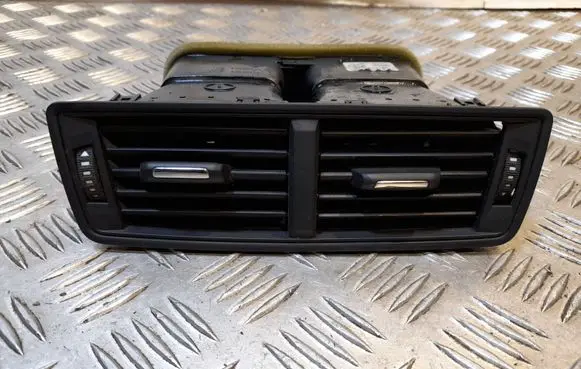Audi Q7 4M Rear air vent grill 4M0819203