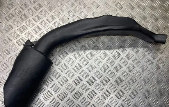 Subaru Legacy Intake resonator SAEPP 97889F763EA